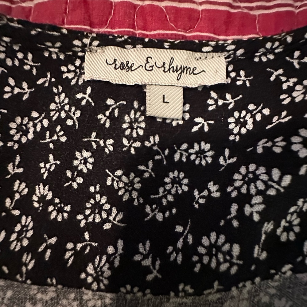 Elegant Black and White Floral Blouse - Picture 4 of 8